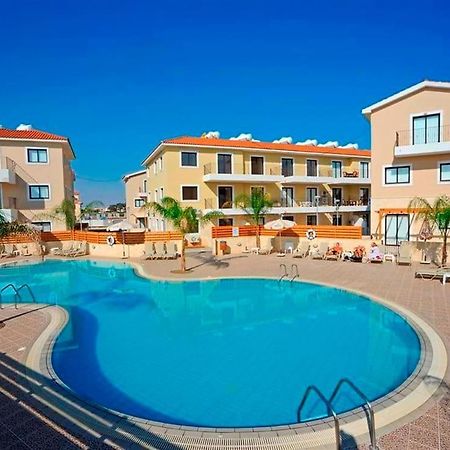 Stay Kyklades Resort & Spa Paralimni Buitenkant foto